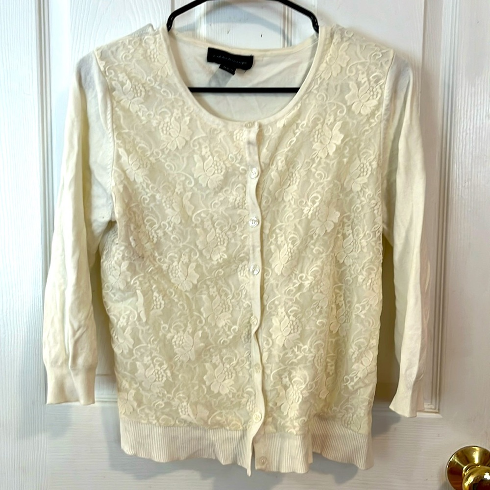 Cream lace cardigan with three-quarter sleeves
